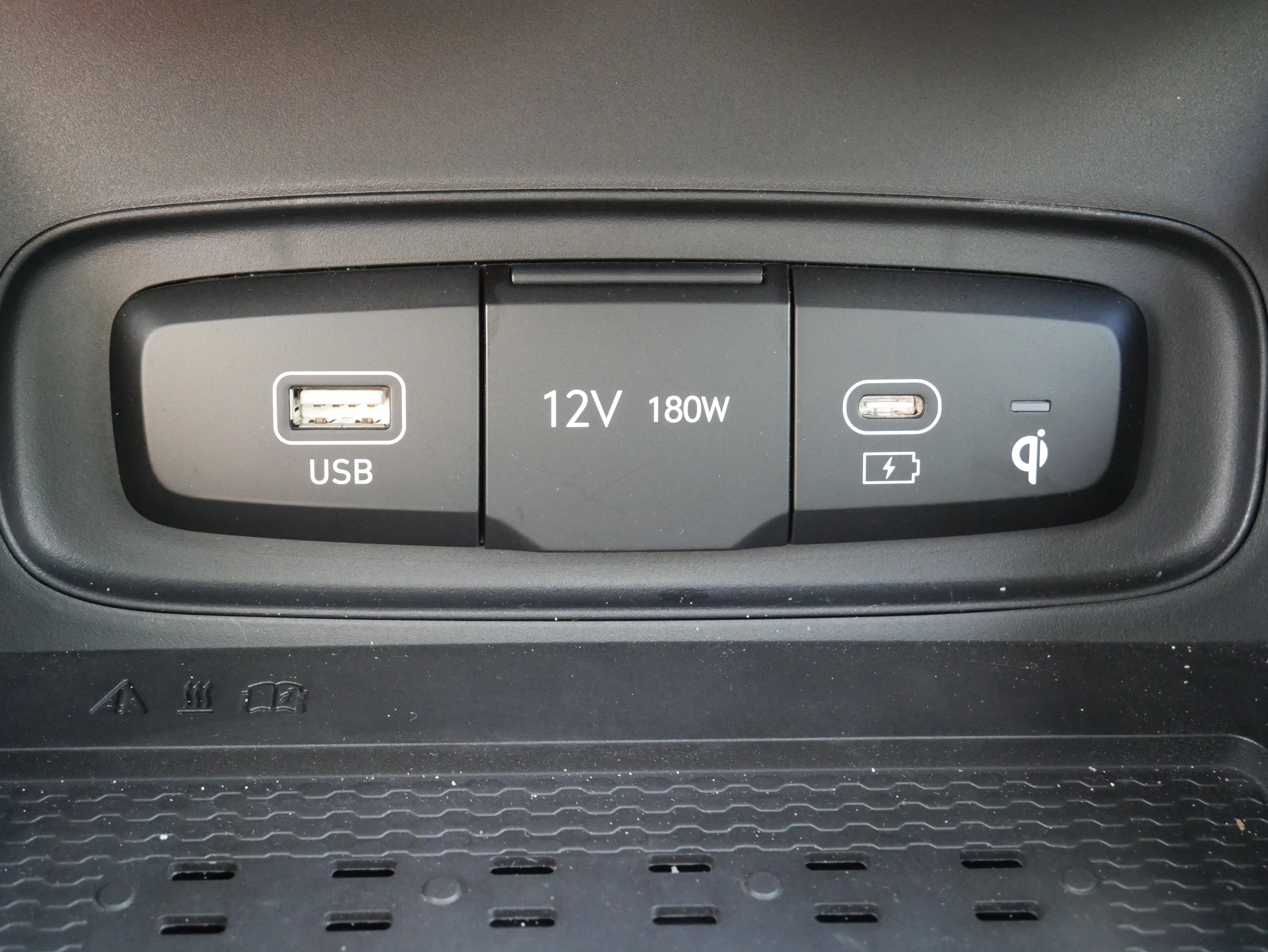 Used 2026 Hyundai Venue SEL FWD image 22
