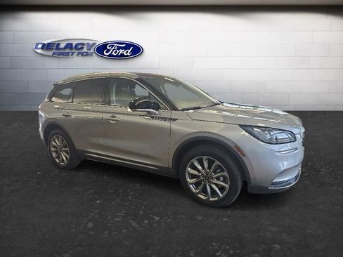 Used 2022 Lincoln Corsair AWD w/ Premium Package image 9