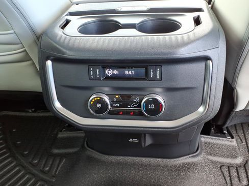 Used 2025 Ford Expedition Platinum w/ Platinum Ultimate Package AWD/4WD image 17