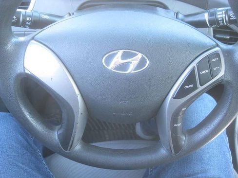 Used 2013 Hyundai Elantra GLS FWD image 19