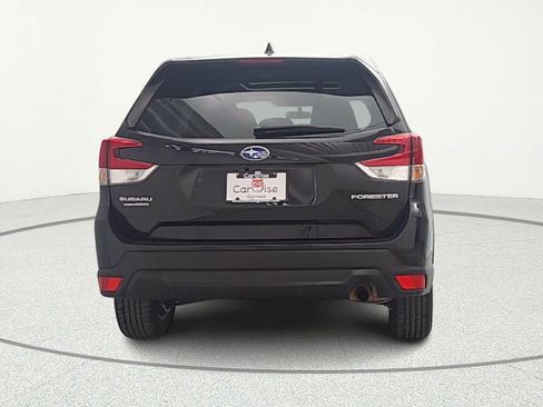 Used 2022 Subaru Forester Premium image 6