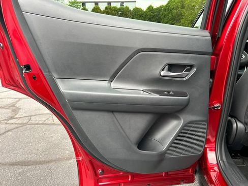 Used 2025 Nissan Kicks SV FWD image 22