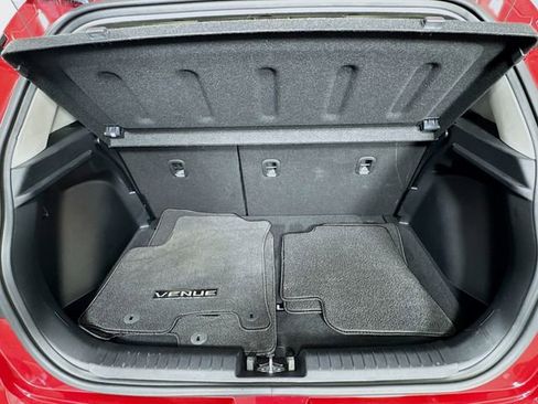 Used 2024 Hyundai Venue SEL image 28