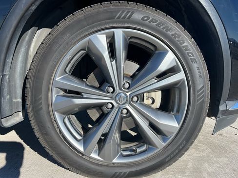 Used 2020 Nissan Murano Platinum image 2