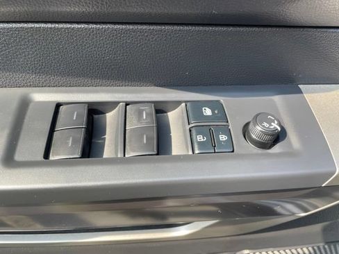 Used 2022 Toyota Tundra SR5 AWD/4WD image 14
