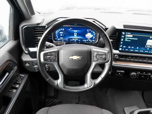 Used 2024 Chevrolet Silverado 3500 LT image 2