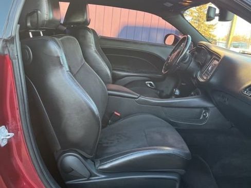 Used 2018 Dodge Challenger GT w/ GT Interior Package image 33