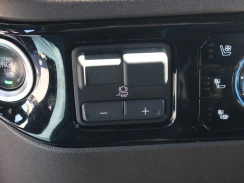 Used 2025 GMC Sierra 2500 SLT w/ SLT Premium Package image 29