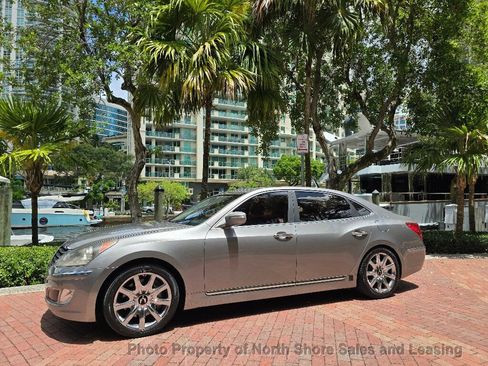 Used 2013 Hyundai Equus Signature RWD image 18