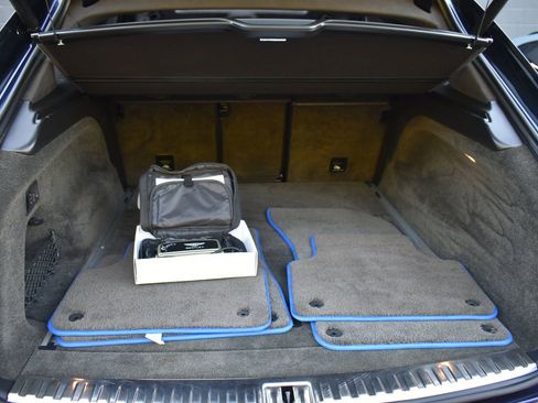 Used 2020 Bentley Bentayga Design Series image 46