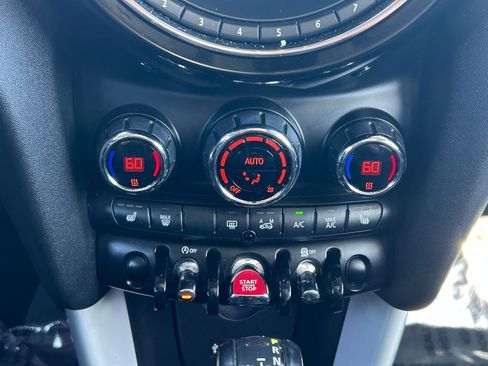 Used 2015 MINI Cooper 4-Door Hardtop image 25