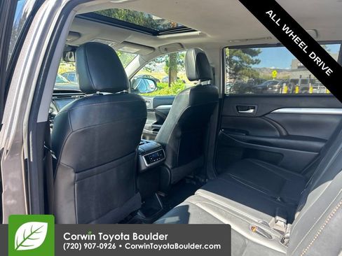 Used 2017 Toyota Highlander XLE w/ Carpet Mat Package AWD/4WD image 19