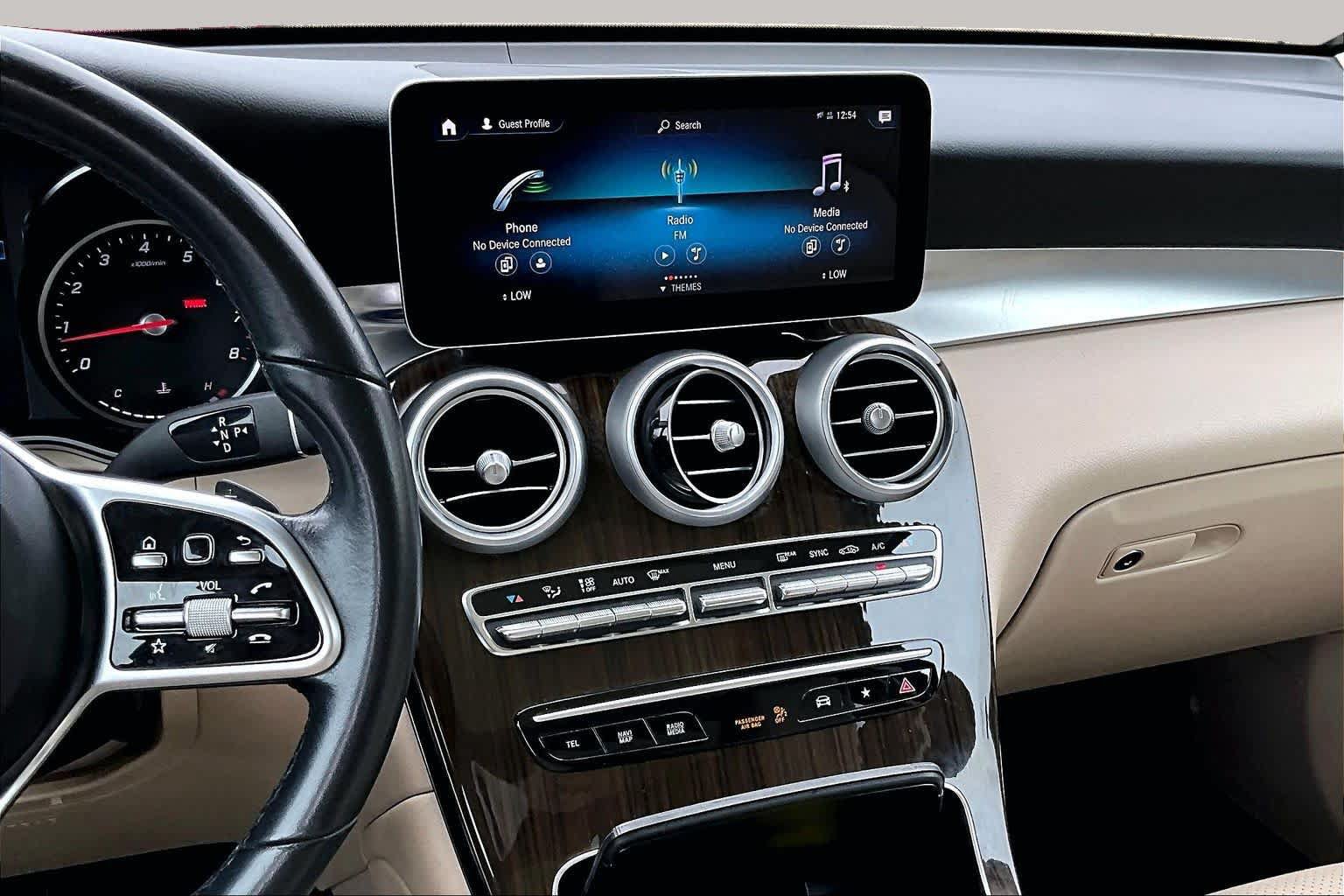 Used 2022 Mercedes-Benz GLC 300 image 9