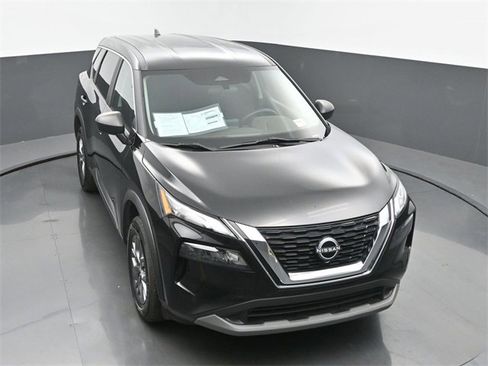 Used 2023 Nissan Rogue S image 45