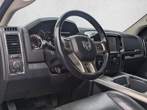 Used 2016 RAM 2500 Laramie w/ Convenience Group AWD/4WD image 3