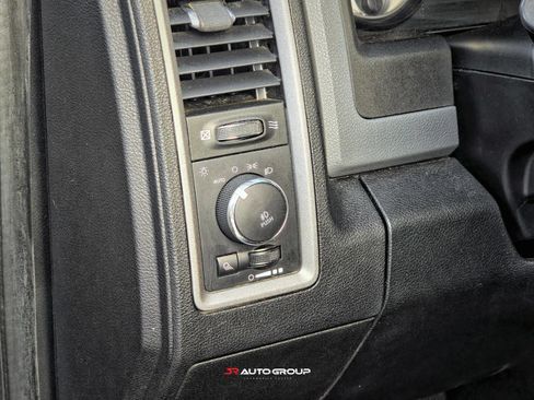 Used 2016 RAM 1500 Express RWD image 23