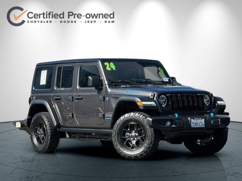 Used 2024 Jeep Wrangler Unlimited AWD/4WD image 2