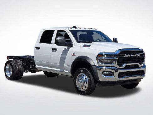 New 2026 RAM 5500 Tradesman w/ Chrome Appearance Group AWD/4WD image 13