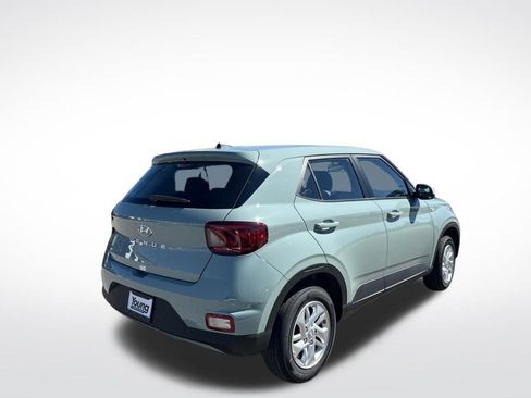Used 2026 Hyundai Venue SE FWD image 6