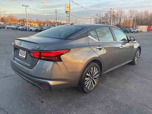 Used 2025 Nissan Altima 2.5 SV image 7