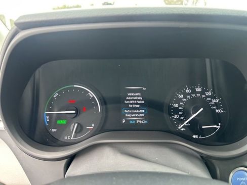 Used 2024 Toyota Sienna LE image 21