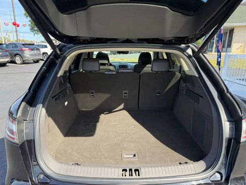 Used 2019 Lincoln Nautilus Select image 39