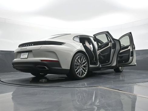 Certified 2025 Porsche Panamera 4 AWD/4WD image 26