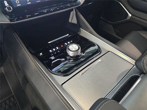 New 2026 Jeep Grand Wagoneer Limited AWD/4WD image 27