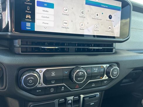 New 2026 Jeep Gladiator Sport image 38