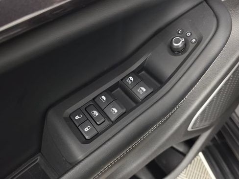 Used 2022 Jeep Grand Cherokee L Laredo w/ Luxury Tech Group I AWD/4WD image 22