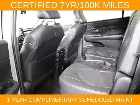 Used 2025 Toyota Grand Highlander AWD image 13