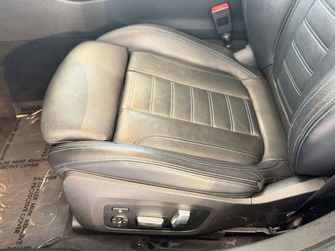 Used 2019 BMW 330i Sedan w/ M Sport Package RWD image 14