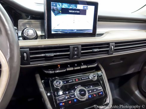 Used 2021 Lincoln Corsair AWD w/ Equipment Group 101A image 24