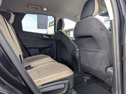 Used 2021 Ford Escape SE image 31