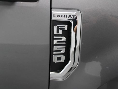 Used 2022 Ford F250 Lariat w/ Lariat Ultimate Package image 11