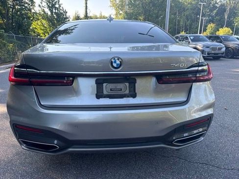 Used 2022 BMW 740i w/ M Sport Package RWD image 14