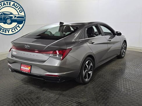 Used 2023 Hyundai Elantra Limited FWD image 7
