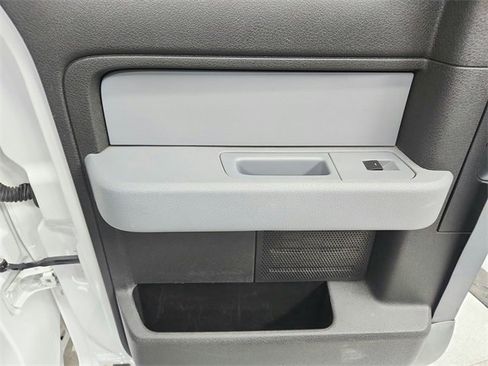 Used 2012 Ford F150 XLT w/ XLT Chrome Pkg image 36