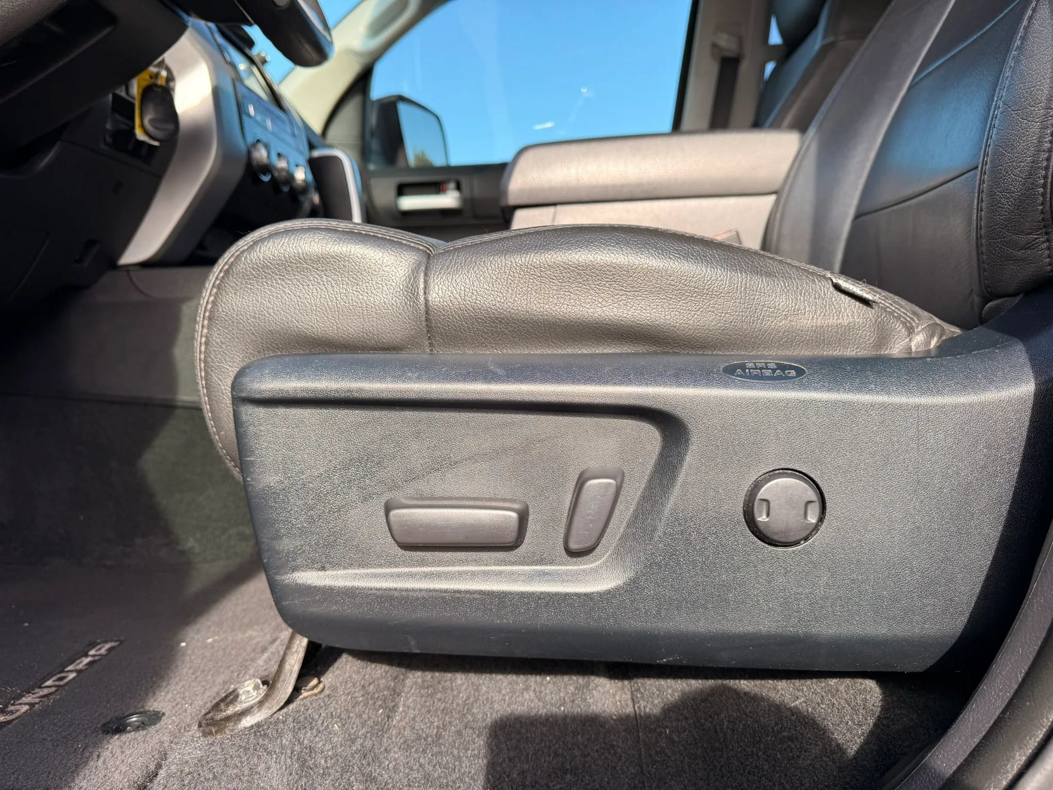 Used 2017 Toyota Tundra SR5 w/ SR5 Upgrade Package RWD image 33