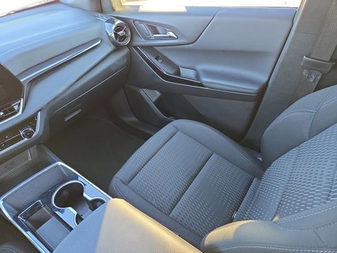 Used 2025 Chevrolet Equinox LT image 18