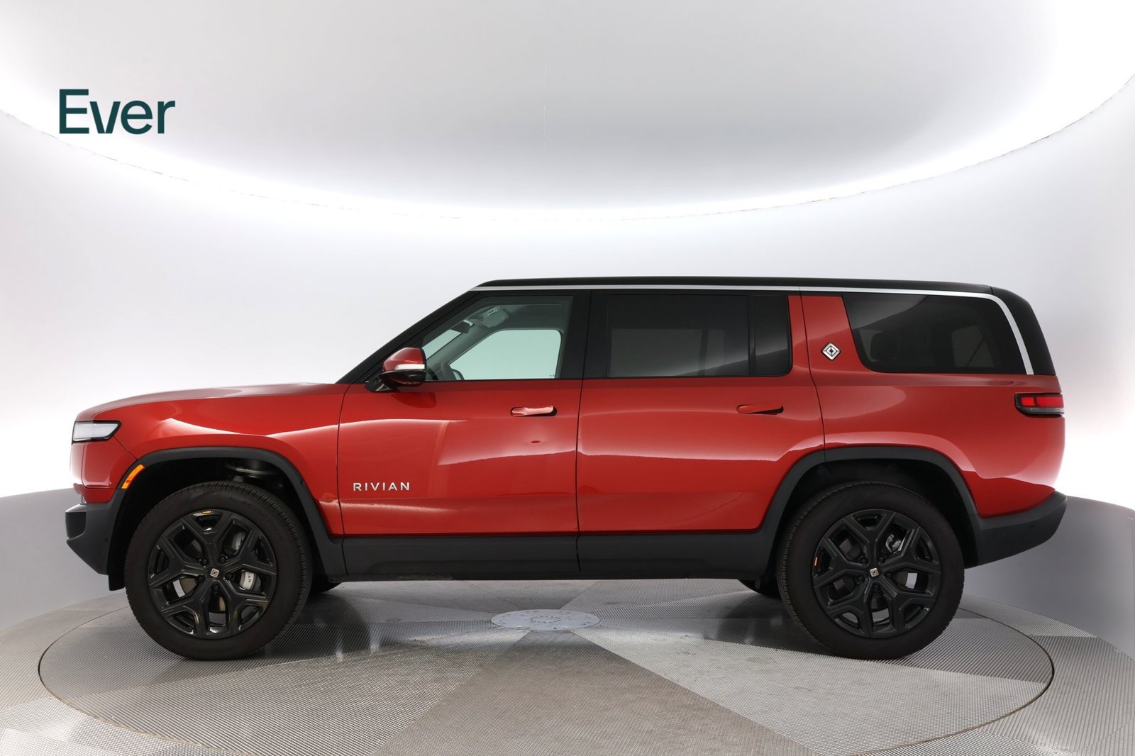 Used 2024 Rivian R1S Adventure Dual AWD/4WD image 15