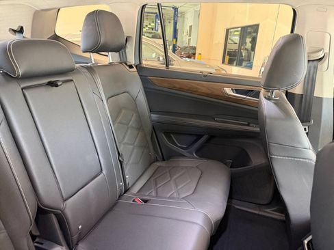 Used 2026 Volkswagen Atlas SE FWD image 35