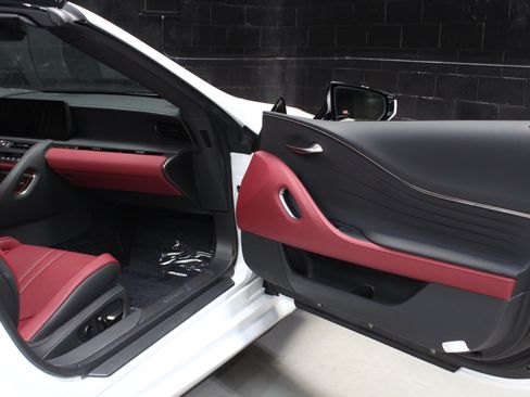 Used 2024 Lexus LC 500 Convertible w/ Touring Package RWD image 33