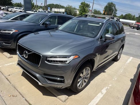 Used 2017 Volvo XC90 T6 Momentum w/ Vision Package AWD/4WD image 4