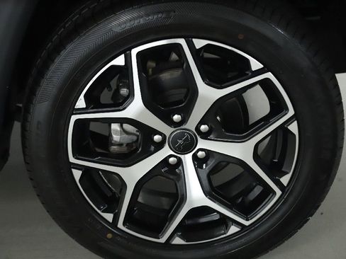 Used 2025 Jeep Compass Limited AWD/4WD image 39