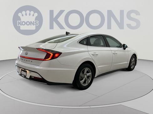 Used 2023 Hyundai Sonata SE w/ Preferred Accessory Package FWD image 8