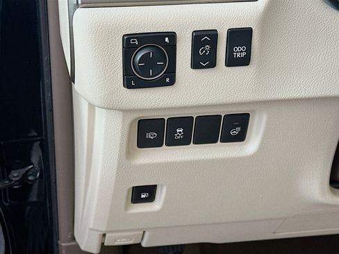 Used 2014 Lexus GX 460 Luxury image 17