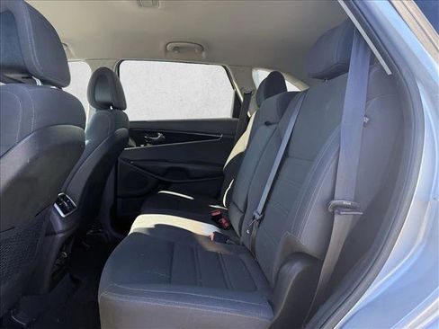 Used 2016 Kia Sorento LX w/ LX Convenience Package image 14