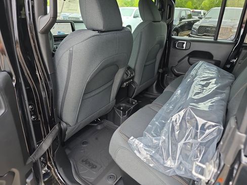 New 2026 Jeep Gladiator Willys image 28