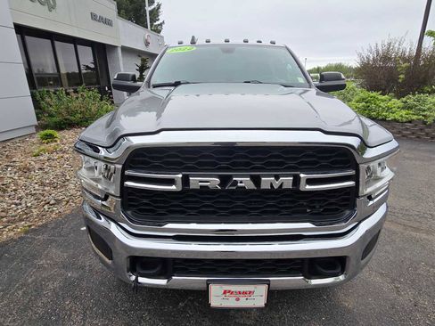 Used 2022 RAM 3500 Tradesman w/ Chrome Appearance Group AWD/4WD image 9